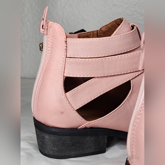 SHOE REPUBLIC LA Pink Ankle Booties. Size: 6 - Picture 8 of 9